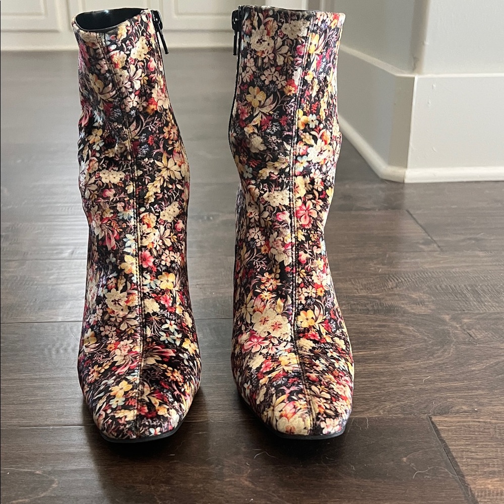 NIB Jeffrey Campbell Floral Ankle Boots